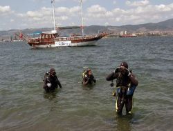 Depremde Deniz Altına Çöken Şehir Görüntülendi