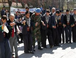 Nevruz'da Demir Dövüldü, Ateş Yakıldı, Halay Çekildi