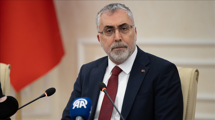 Işıkhan: (Emeklilerin bayram ikramiyesinde artış talebi) Hükümet olarak bu adımı atmaya hazırız