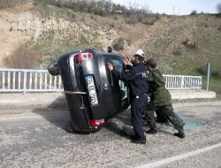 Suşehri'nde Trafik Kazası: 2 Yaralı