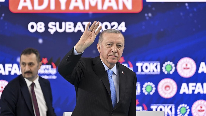 Erdoğan: Adıyaman'da inşası süren 32 bin konutumuzu yıl sonuna kadar peyderpey teslim edeceğiz