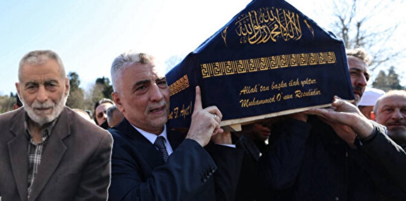 Bakan Ömer Bolat'ın babası son yolculuğuna uğurlandı