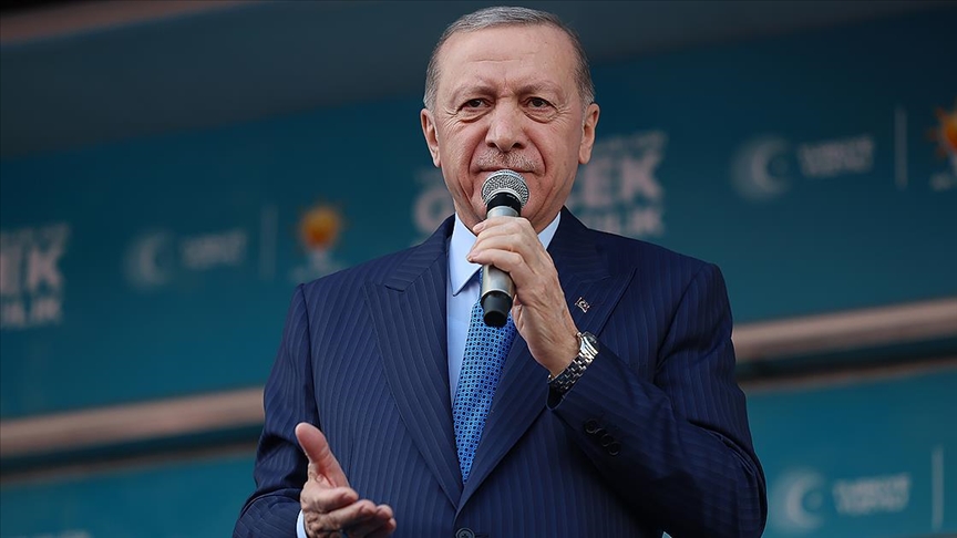 Erdoğan: İstanbul'da tamamlanan raylı sistem ağlarının toplam uzunluğu 340 kilometreye çıkmaktadır