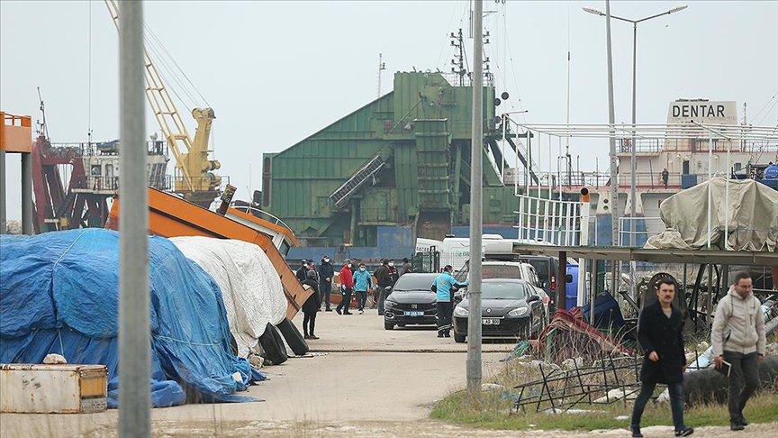Batan geminin mürettebatını arama çalışmalarının sürdüğü İmralı Adası açıklarında ceset bulundu