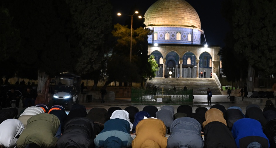 Mescid-i Aksa'da ilk teravih namazı