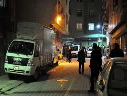 Patlayan Ses Bombası Mahalleliyi Sokağa Döktü