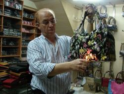 Deri Mamülleri Üreticisi Sahte Satıcılara Karşı Turizmcileri Uyardı!