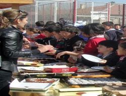 Akansu Koleji'nden Yardıma Muhtaç Öğrenciler Yararına Kermes