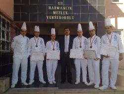 Aşçılık Öğrencileri, 8. Uluslar Arası Gastronomi Festivali'nde İki Yemekle Ödül Aldı