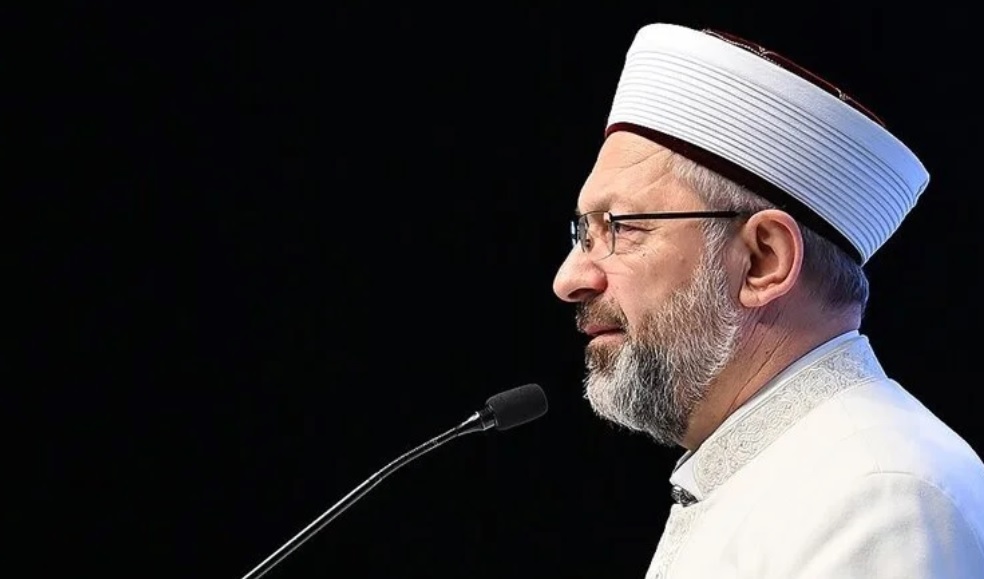 Diyanet İşleri Başkanı Erbaş: Kadir Gecesi'ni yeniden dirilişimize milat kılmalıyız