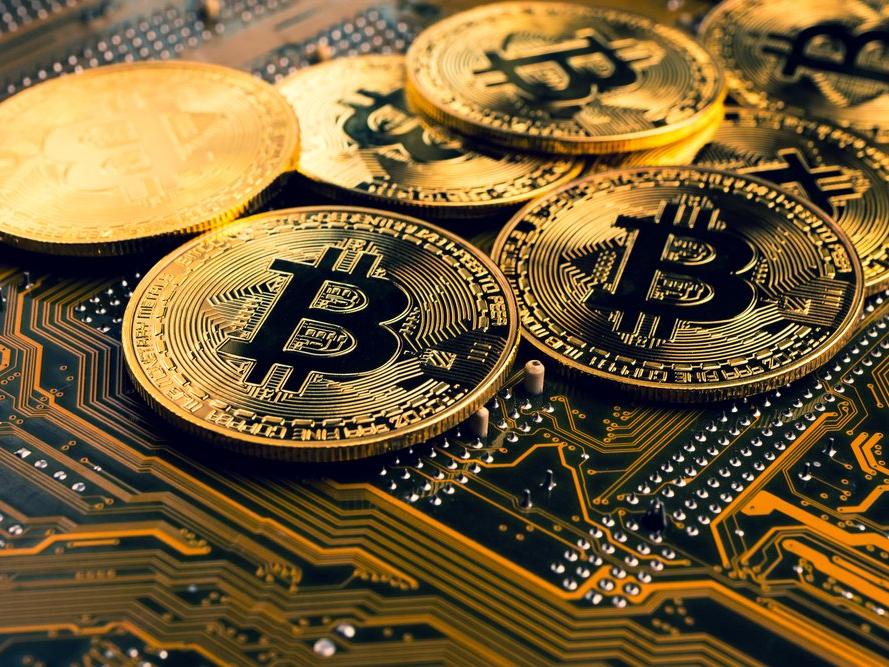 Bitcoin, tarife belirsizliğiyle 75 bin doların altına indi