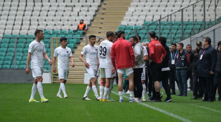 Vanspor, Bursaspor maçında sahadan çekildi