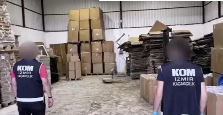 İzmir'de kaçakçılara operasyon / 13,5 TON kaçak tütün, 2 BİN LİTRE etil alkol