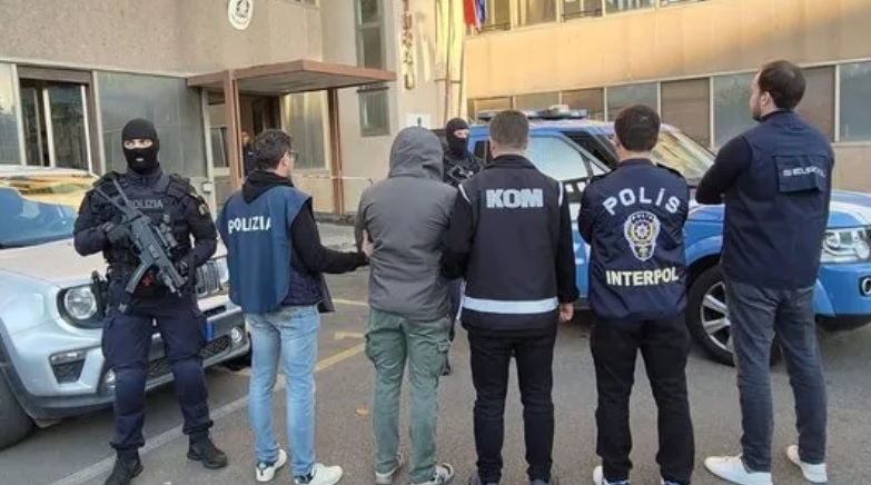 İtalya'daki organize suç örgütü operasyonunda 19 şüpheli yakalandı