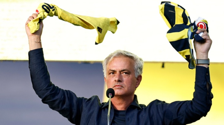 Jose Mourinho resmen Fenerbahçe'de