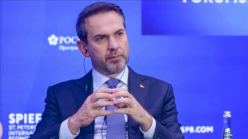 Bakan Bayraktar: "Türkiye, yenilenebilir enerjide muazzam bir potansiyele sahip