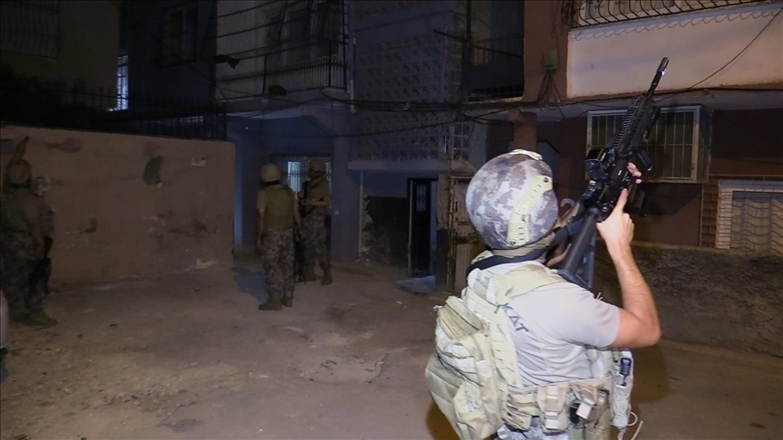 "Narkoçelik-22" operasyonlarında yakalanan 157 kişiden 56'sı tutuklandı