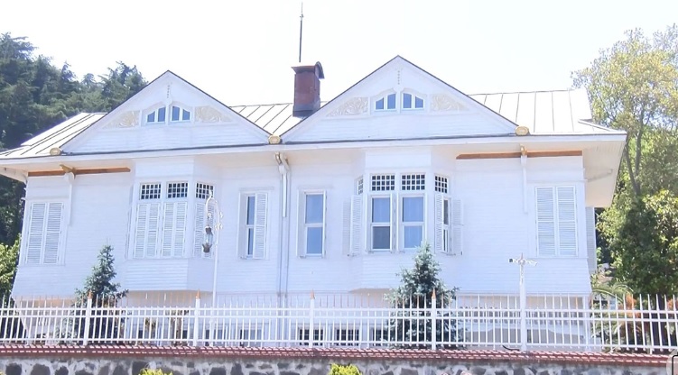 Sarıyer'de bir yalıdan 150 Milyon Lira değerinde döviz çaldığı iddia edilen 7 kişi yakalandı