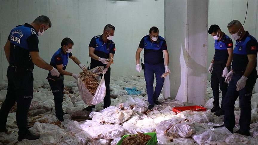 Şanlıurfa'da etiketsiz 10 Ton tavuk ele geçirildi!