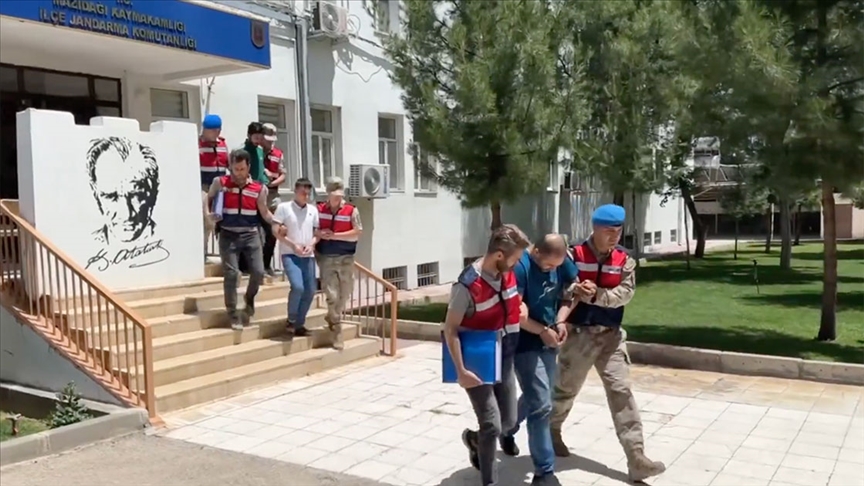 Bilişim suçlarına yönelik 19 ilde düzenlenen "Sibergöz-45" operasyonlarında 38 şüpheli yakalandı