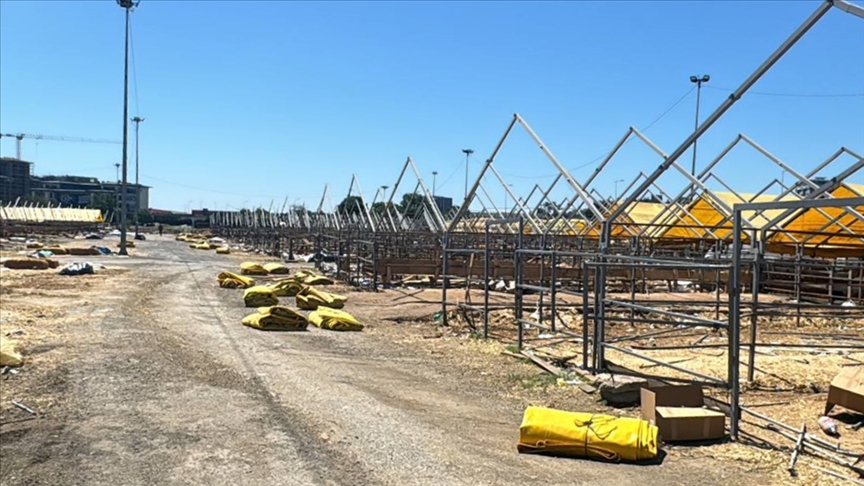 İstanbul ve Ankara'daki besiciler kurban pazarlarından ayrılmaya başladı