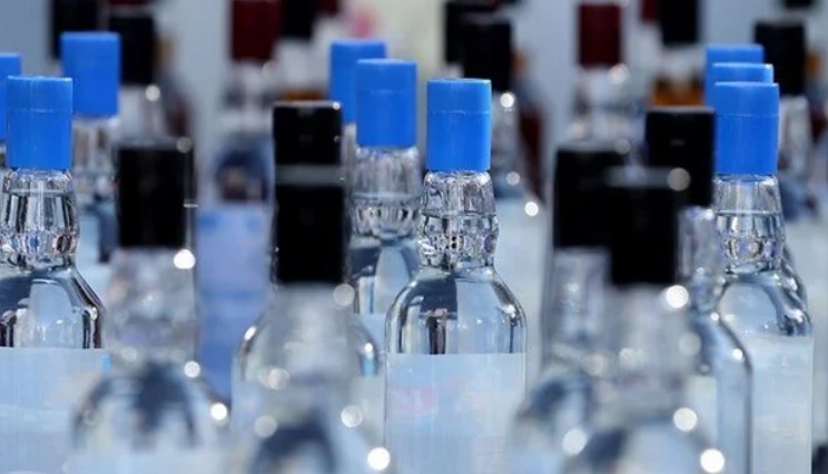 Hindistan'da sahte içkiden 34 kişi öldü