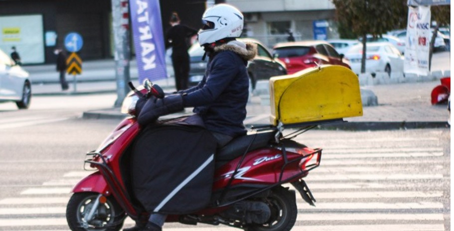 Şimşek: Motokurye gelirlerine, garson bahşişlerine yeni vergi yok