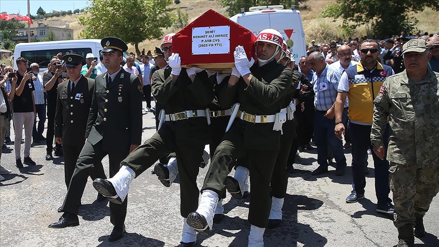 Şehit Piyade Astsubay Çavuş Horoz'un vasiyeti üzerine Uganda'da su kuyuları açıldı