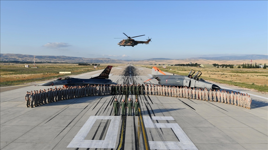 Genelkurmay Başkanı Orgeneral Gürak, F-4 ile uçuş yaptı