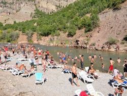 Tunceli Tatilcilerin Akınına Uğradı!