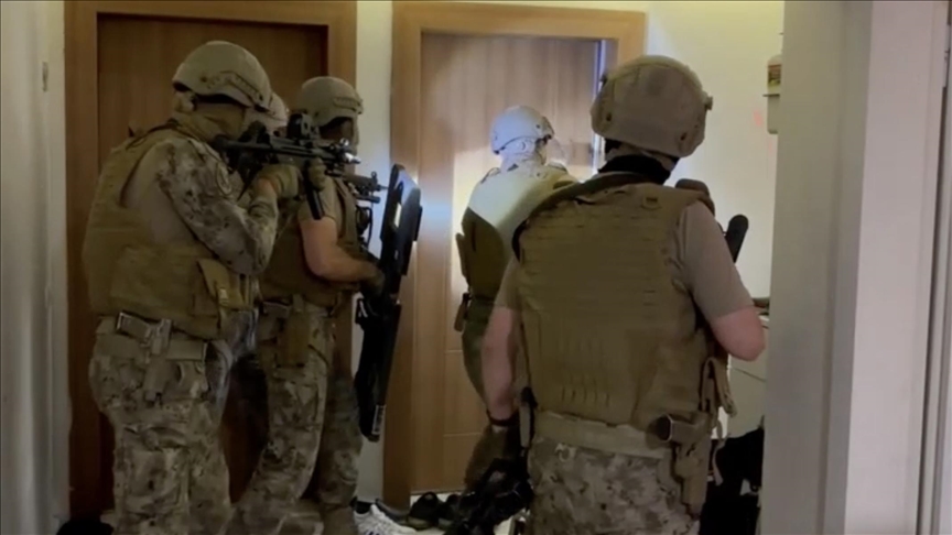 İstanbul'da organize suç örgütüne yönelik operasyonda 15 şüpheli yakalandı