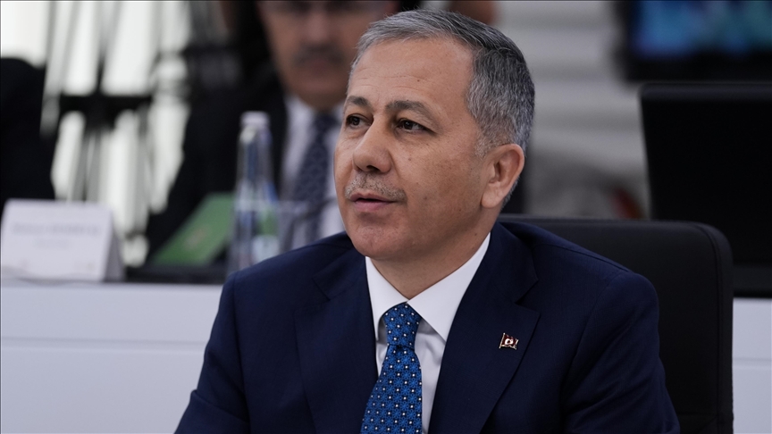 Yerlikaya: Kara para aklayan suç odaklarıyla mücadelemizi kararlılıkla sürdürmeye devam edeceğiz