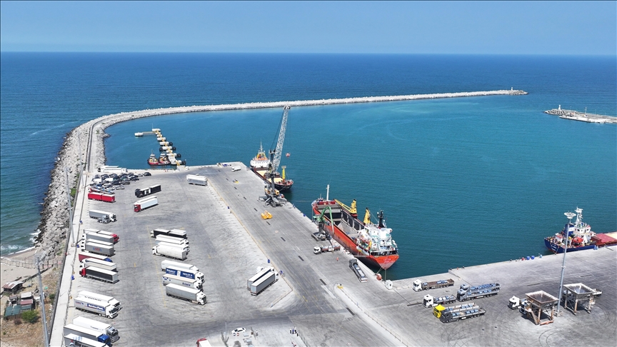 Karasu Limanı'ndan Romanya'ya başlayacak Ro-Ro seferleri, sınır kapılarındaki yoğunluğu azaltacak