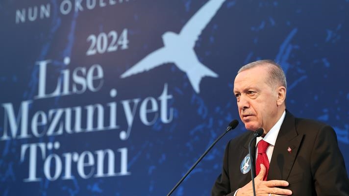 Cumhurbaşkanı Erdoğan, NUN Okullarında torununun mezuniyet törenine katıldı
