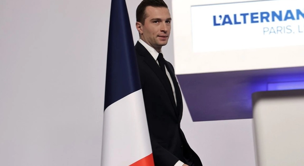 Fransa'da seçimlerin ilk turunda aşırı sağ önde