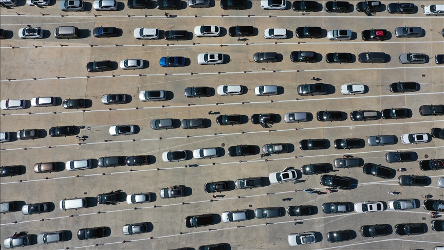 Ticaret Bakanlığı yaz döneminde gümrük kapılarındaki yolcu geçişlerini kolaylaştırmak için tedbir aldı