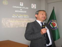 Ziraat Fakültesi Öğrencilerine Canavar Otuyla Nasıl Mücadele Edecekleri Anlatıldı