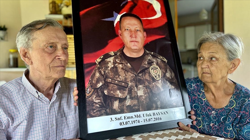 Şehit Emniyet Müdürü Baysan'ın ailesi, oğullarının kahramanlığıyla gurur duyuyor