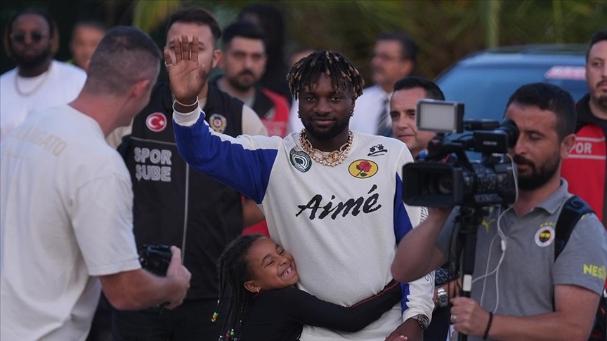 Fenerbahçe, Allan Saint-Maximin'in transferini açıkladı
