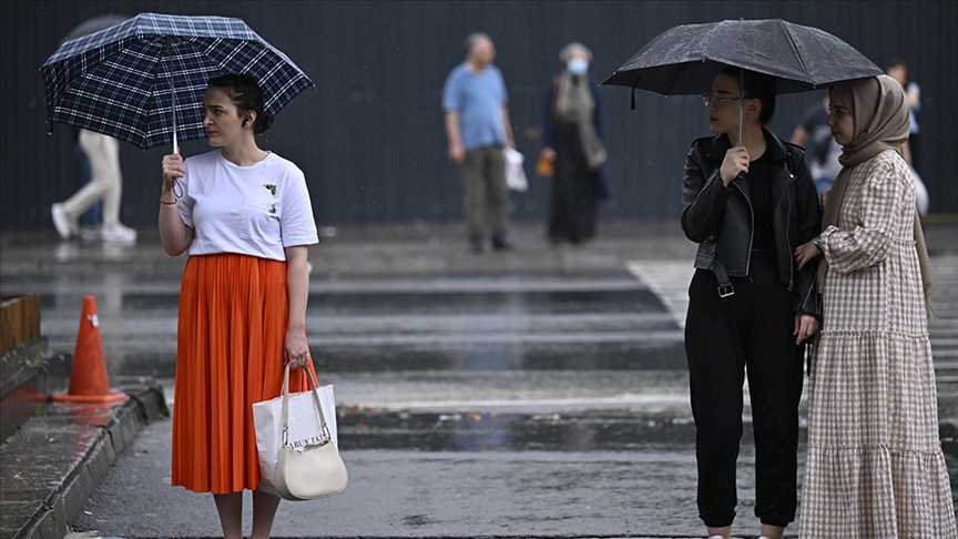 Sıcaklıklar düşecek, iç kesimlerde yağışlı hava etkili olacak!