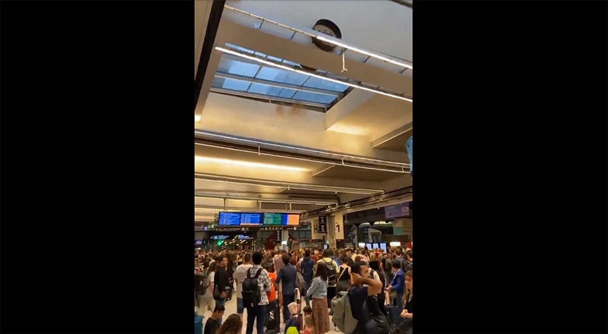 Olimpiyatlara ev sahipliği yapan Fransa’da açılış öncesi tren hatları devre dışı kaldı