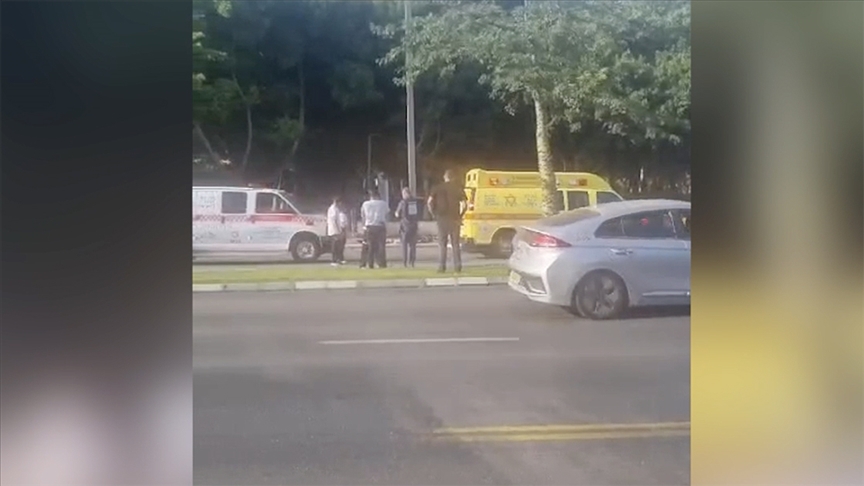 İsrail'in Holon kentinde düzenlenen bıçaklı saldırıda 2 İsrailli öldü iki kişi yaralandı