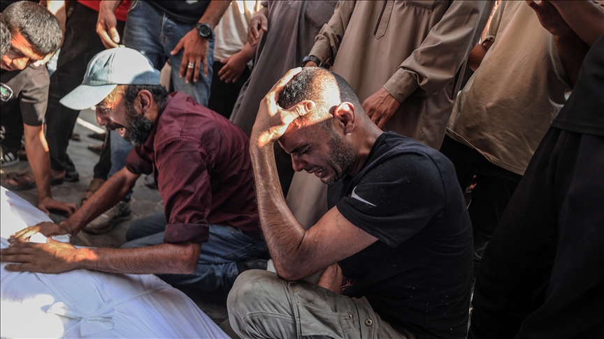 İsrail’in iki okula düzenlediği saldırıda 25 Filistinlinin hayatını kaybettiği bildirildi