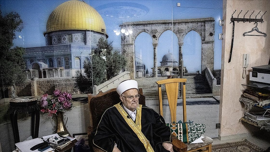 İsrail'den Mescid-i Aksa İmam Hatibi İkrime Sabri'ye Aksa'ya giriş yasağı