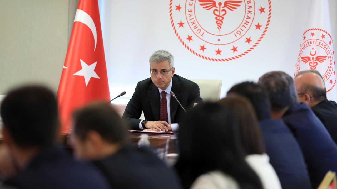 Bakan Memişoğlu: Maymun çiçeği ve COVID-19 ile ilgili alarm durumu yok!