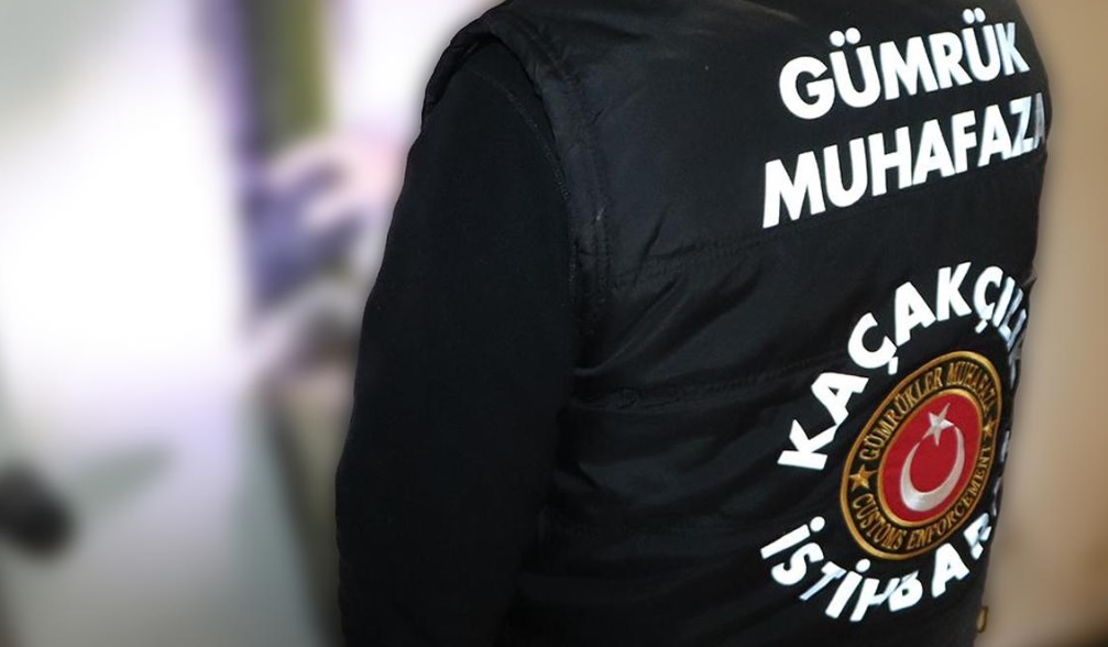 İstanbul'da Kaçak Tütün Operasyonu: Çok Sayıda Malzeme Ele Geçirildi