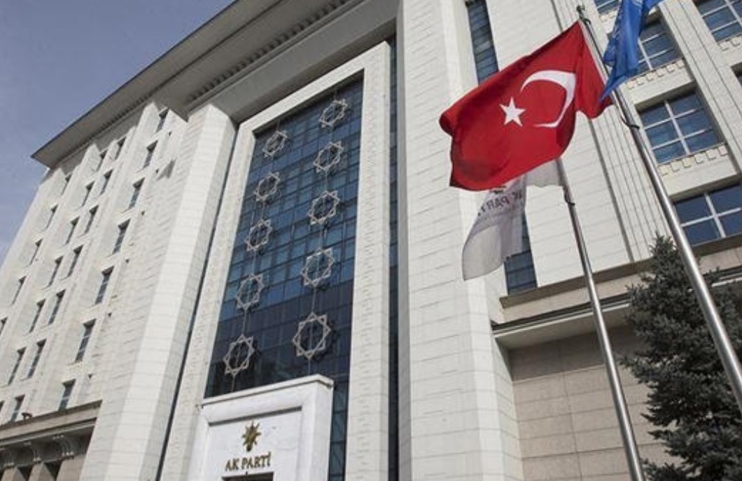 AK Parti yeni anayasa çalıştayı düzenleyecek!