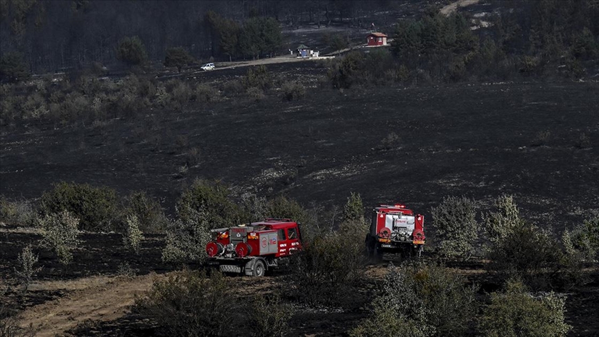 Kızılcahamam'da başlayarak Gerede'ye sıçrayan yangını söndürme çalışmaları sürüyor