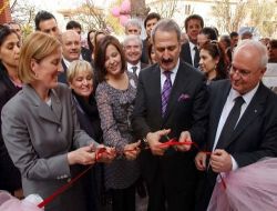 Bakan Kavaf: "Çocukları Evlerde Barındırma Uygulaması İle Sosyal İlişki Girişimlerini Güçlendiriyoruz"