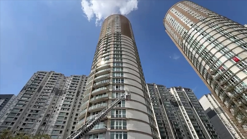 Esenyurt'ta yangın çıkan 33 katlı binadaki tahliye çalışması tamamlandı